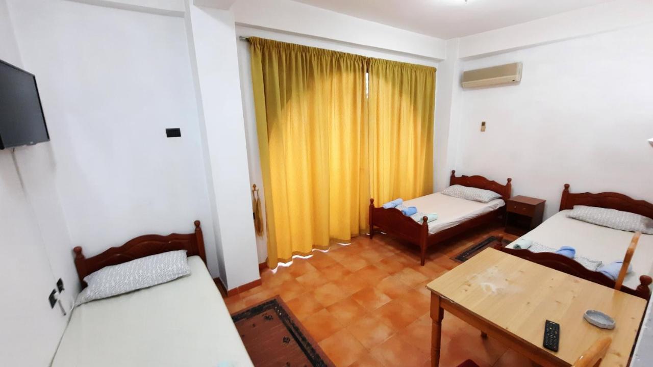 ~Villa Gloria~ Durres Bagian luar foto