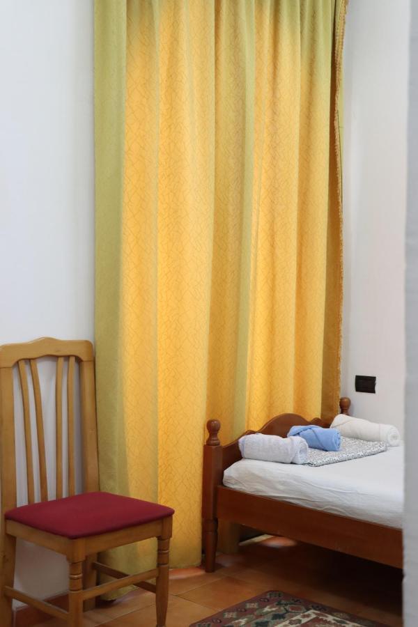 ~Villa Gloria~ Durres Bagian luar foto
