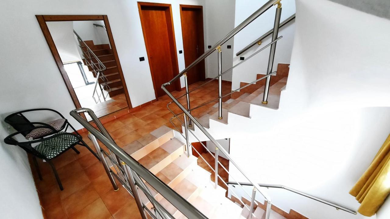 ~Villa Gloria~ Durres Bagian luar foto