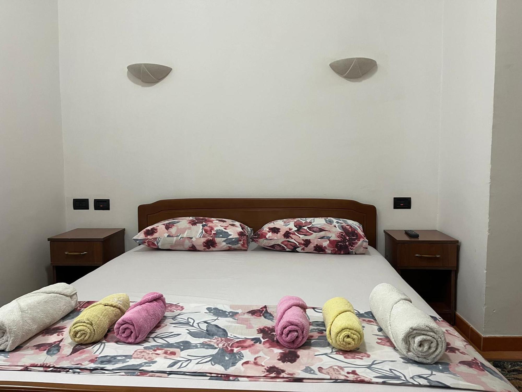 ~Villa Gloria~ Durres Bagian luar foto